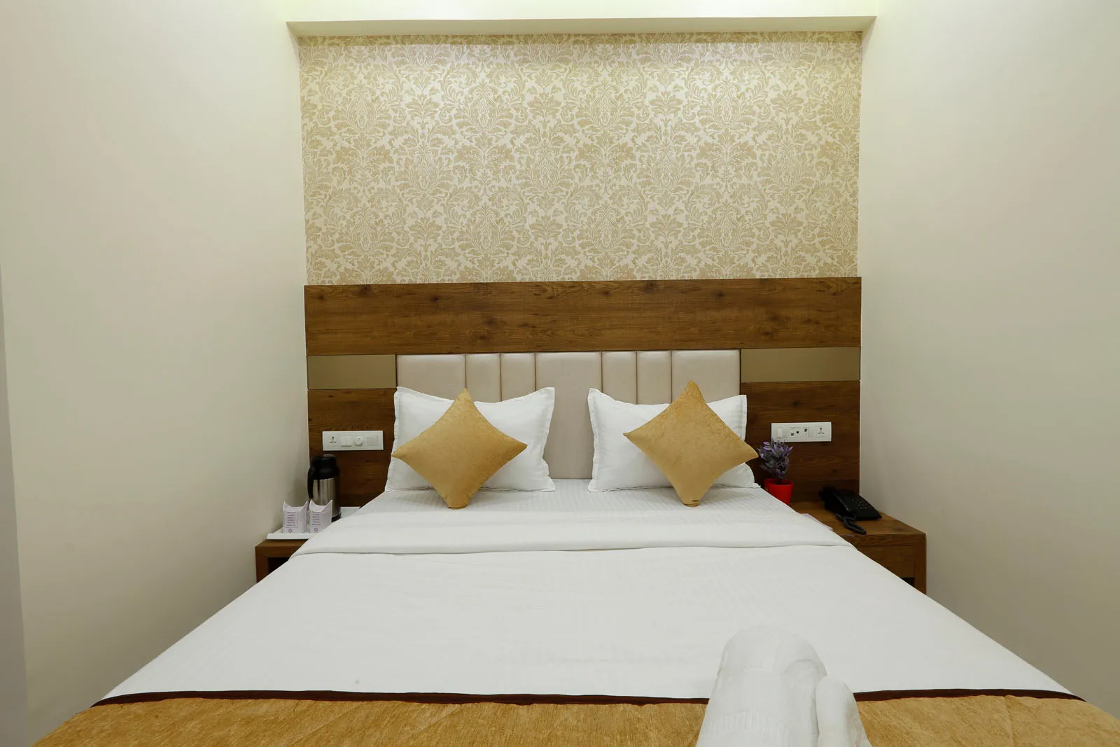 best hotel near ahmedabad railway station